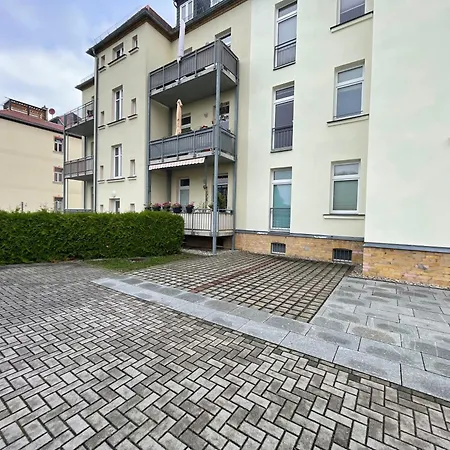 Gruppen Willkommen! 5-zimmer Naehe Messe & Bmw شقة